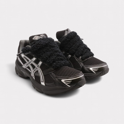 GEL-1130 Black Pure Silver - Fluffy Laces Black