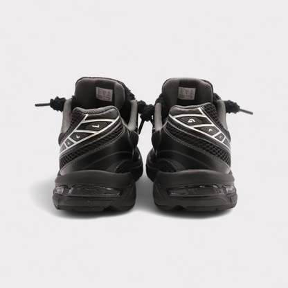 GEL-1130 Black Pure Silver - Fluffy Laces Black